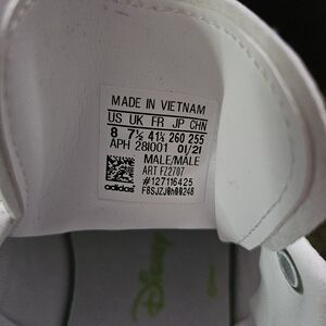 Size 8 Kermit tennis shoes